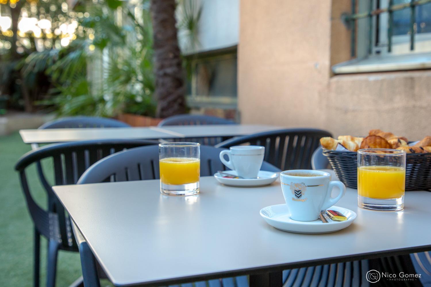 Ibis Styles Cannes Le Cannet Exterior foto