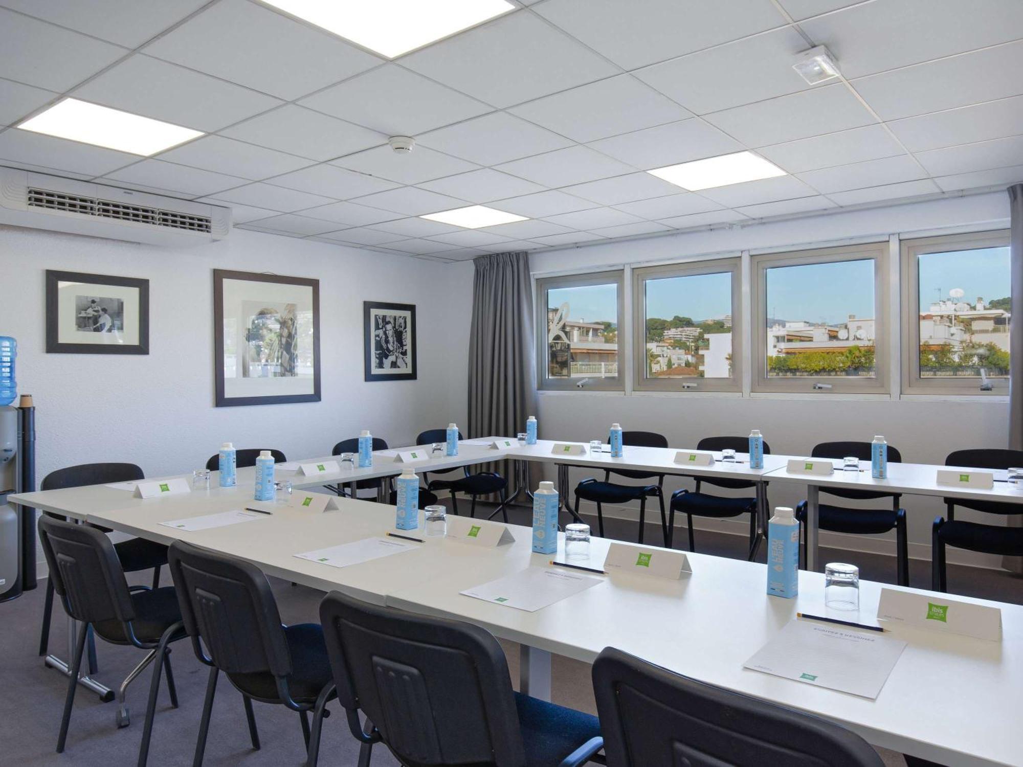 Ibis Styles Cannes Le Cannet Exterior foto