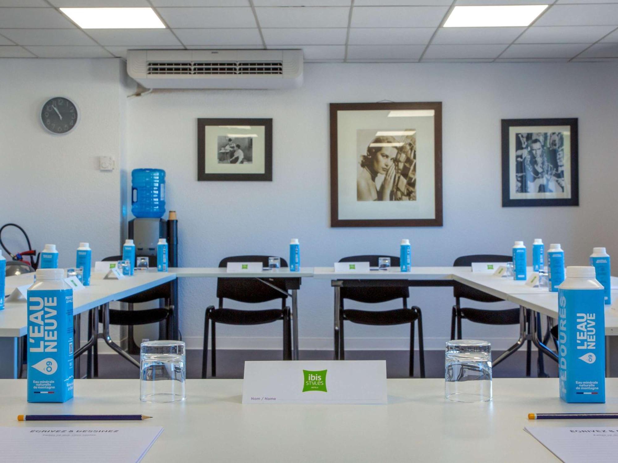 Ibis Styles Cannes Le Cannet Exterior foto