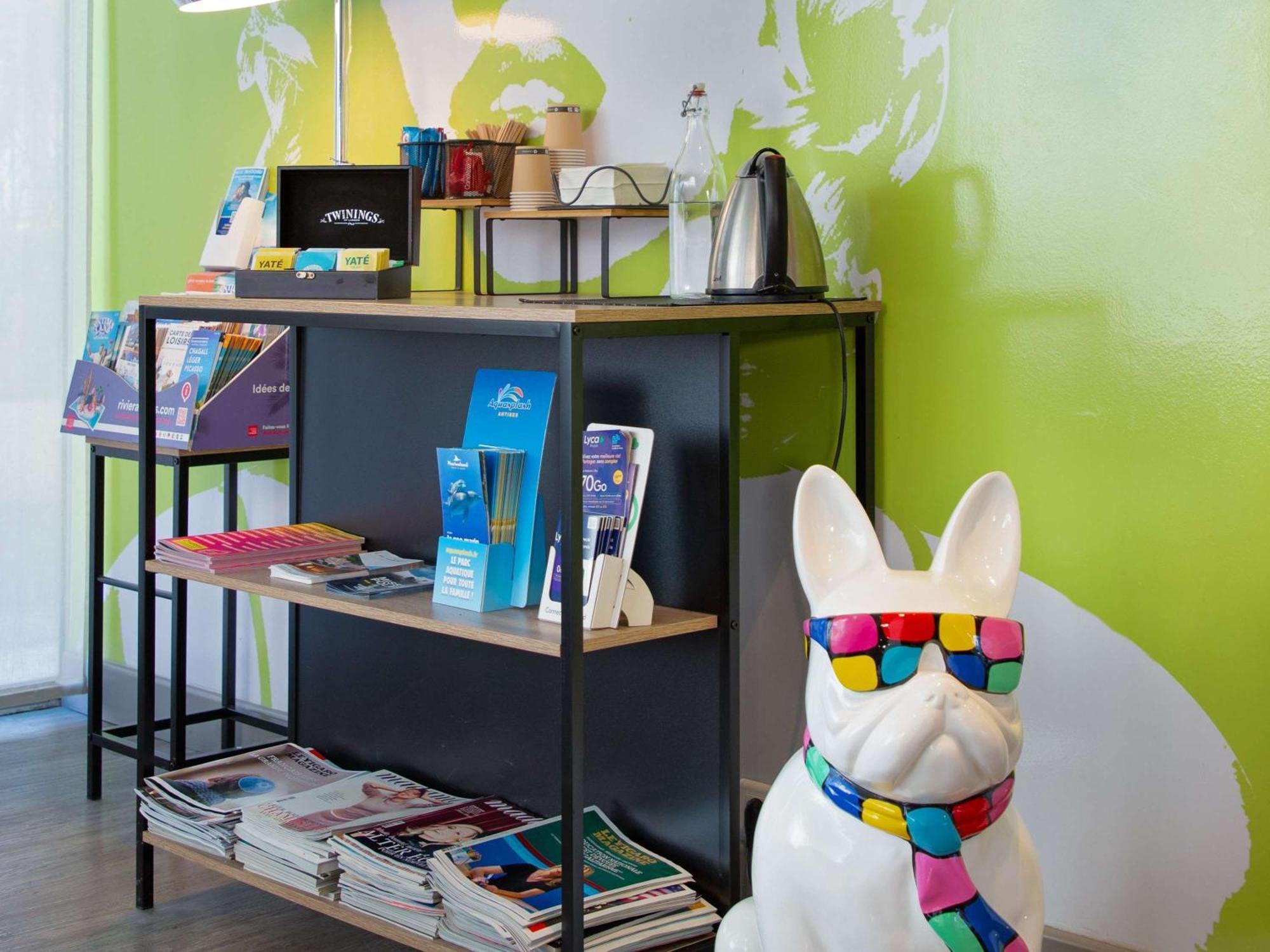 Ibis Styles Cannes Le Cannet Exterior foto